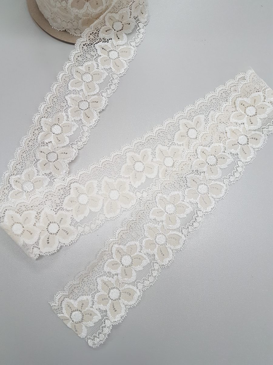 Elastinis nėrinys Smėlinis/Baltas gėlėtas, 63 mm