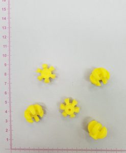 Silikoninis dviejų dalių karoliukas Ryškiai geltonas (1/2 karoliuko)