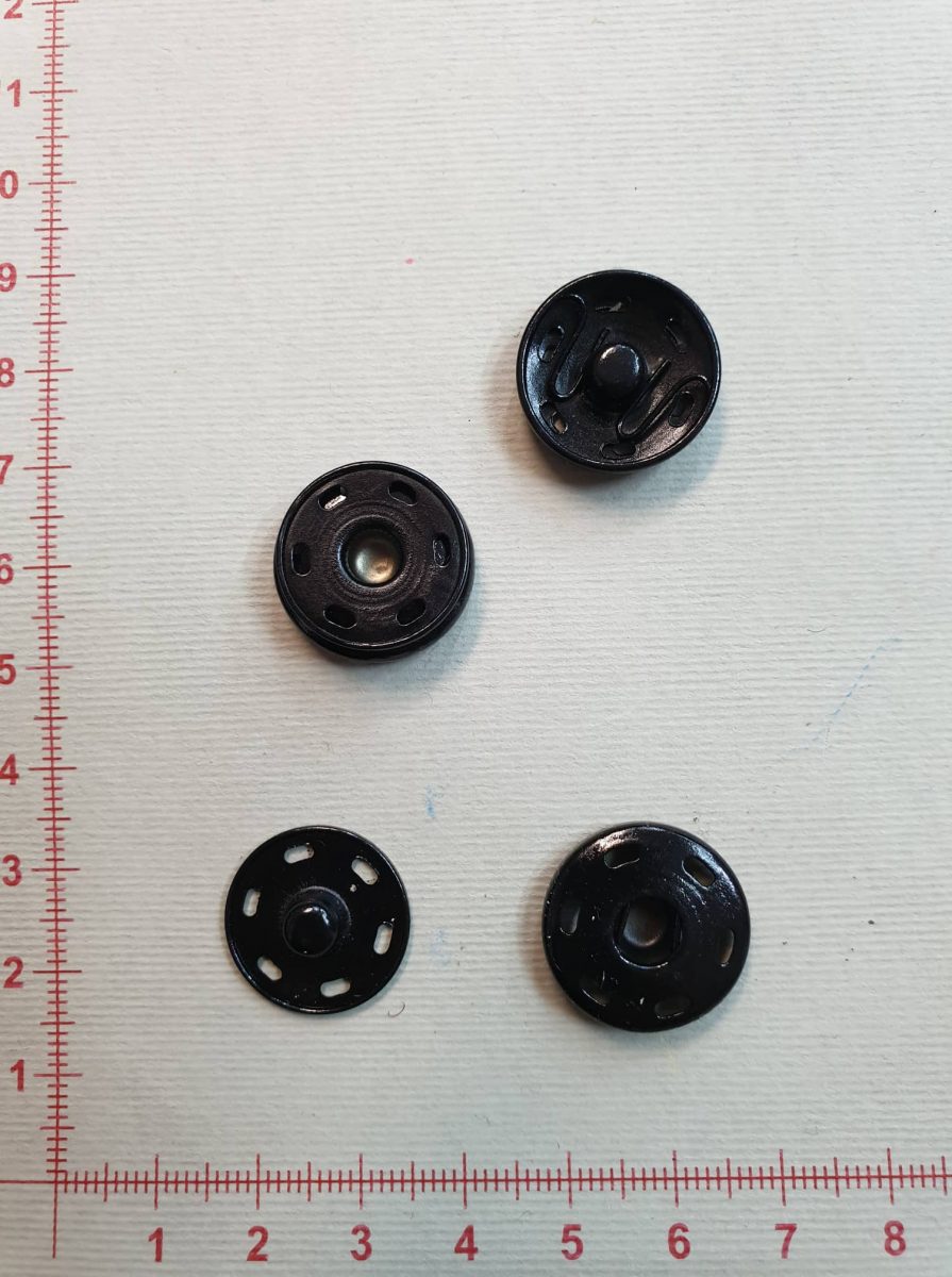 siuvamos metalinės spaudės juodos spalvos, 19 mm