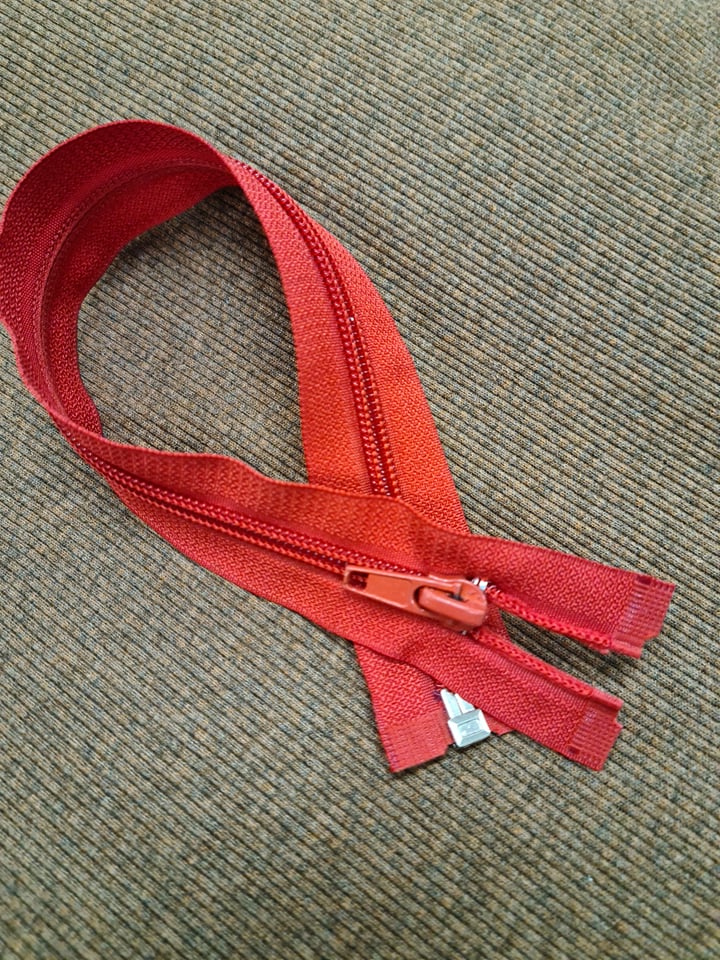 Spiralinis išsegamas užtrauktukas "Raudonas", 30 cm