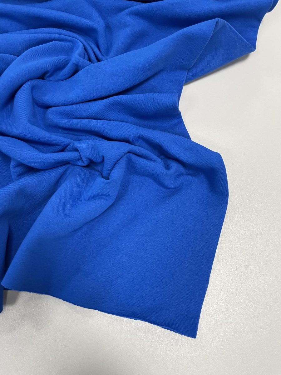 Pašiltintas, nestoras elastingas trikotažas Ryški mėlyna