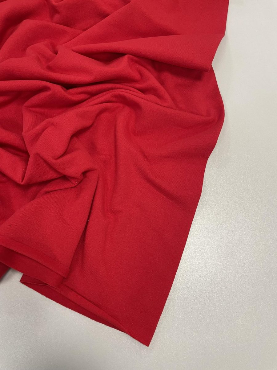 Pašiltintas, nestoras elastingas trikotažas Raudonas