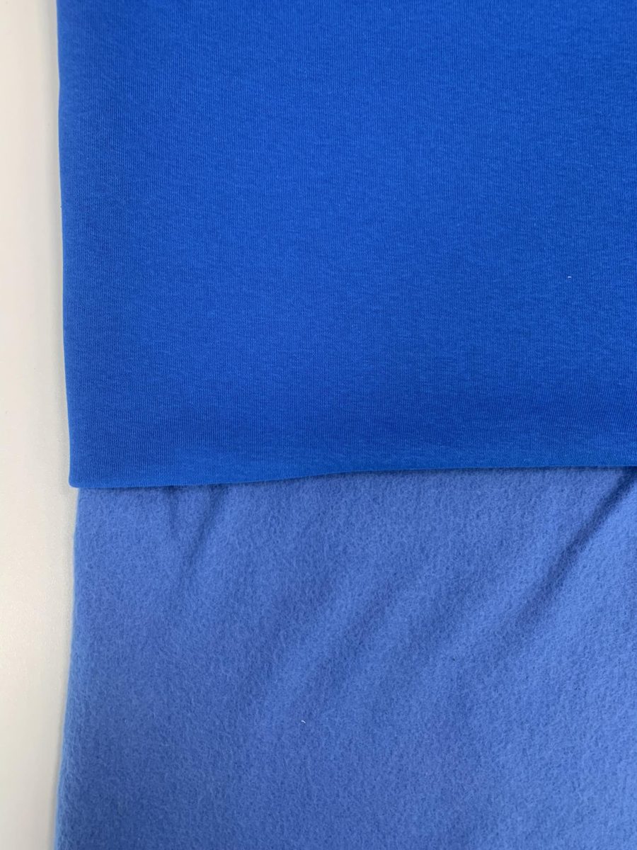 Pašiltintas storas mėlyna Karališka trikotažas