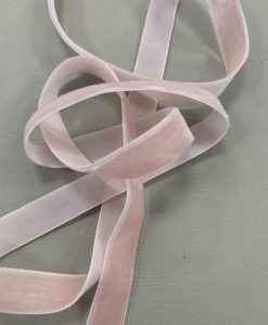 ekoratyvinė veliūrinė juostelė, 13 mm, šviesiai rožinė