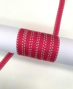 Grosgrain juostelė 9 mm ryškiai rožinė siuvinėta baltais siūlais kraštuose