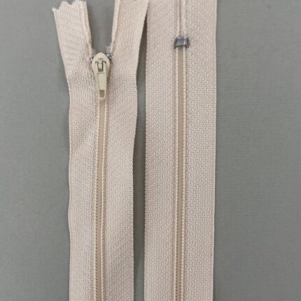 Spiralinis fiksuojamas užtrauktukas "Šviesiai persikinis", 22 cm