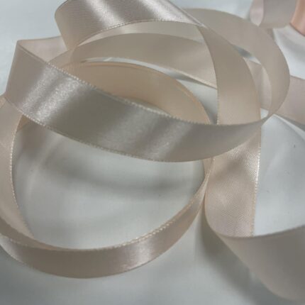 Atlasinė juostelė 20mm, persikinė