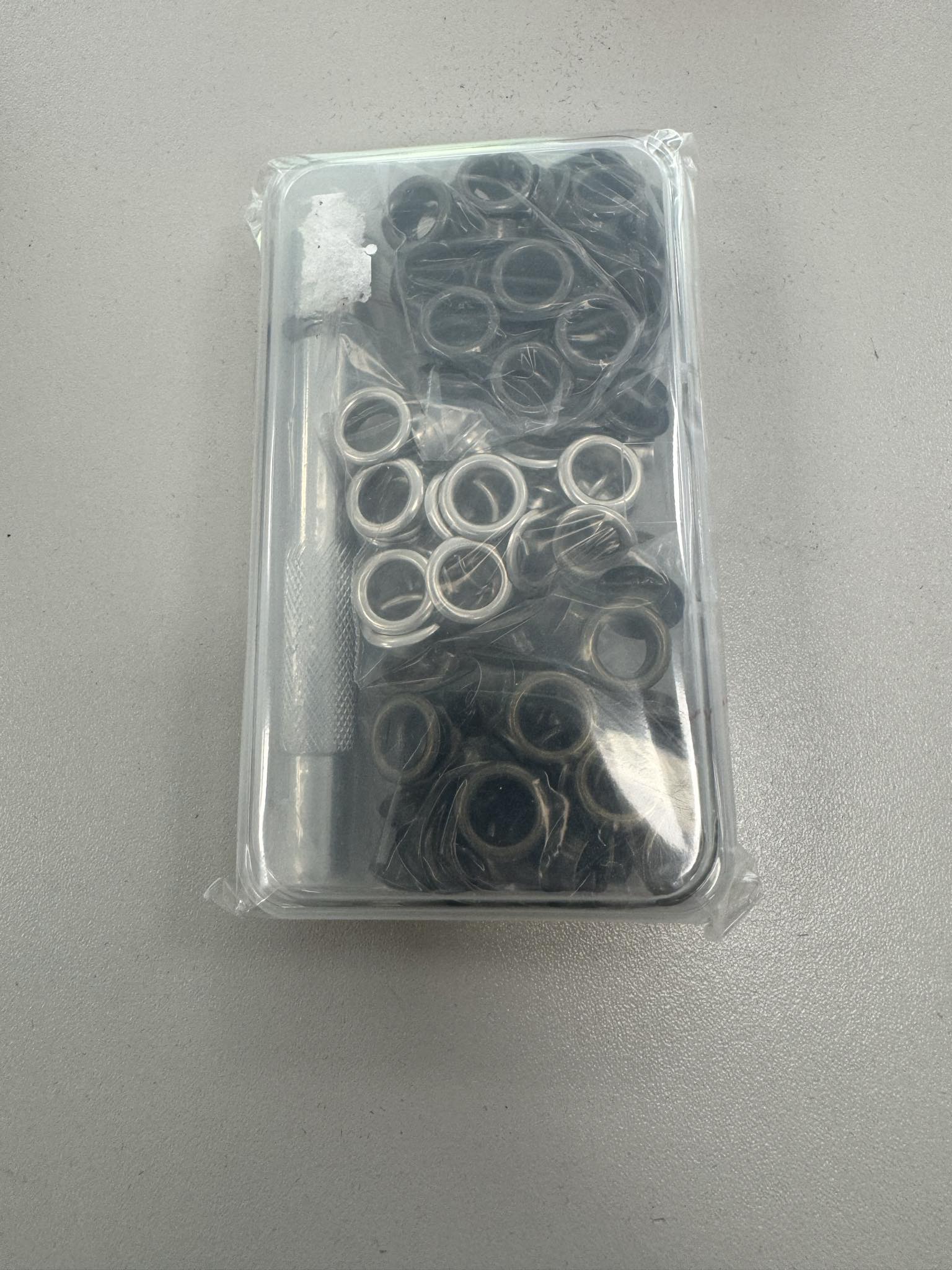 3 spalvų 8mm kniedžių rinkinys + prietaisas joms įstatyti — Žiedeliai/kniedės ir įrankiai jiems įstatyti | Trys Pelėdos