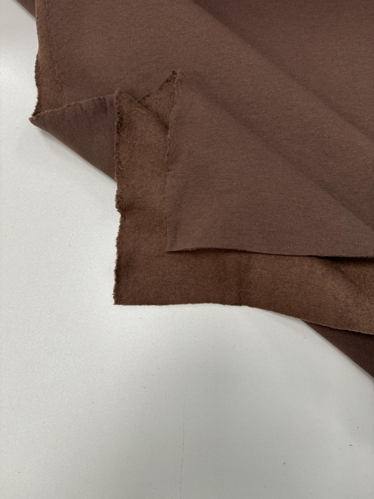Pašiltintas, storas trikotažas Brown — trikotažas | Trys Pelėdos