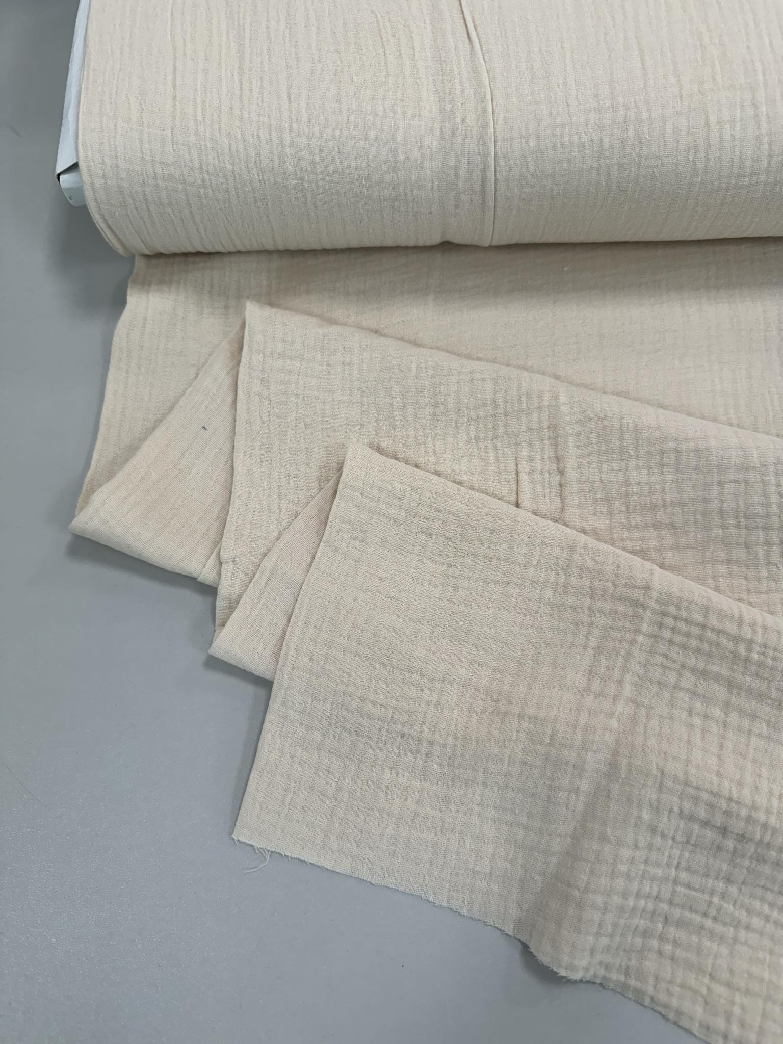 Medvilninis double gauze muslinas Kreminė 22 — muslinas | Trys Pelėdos