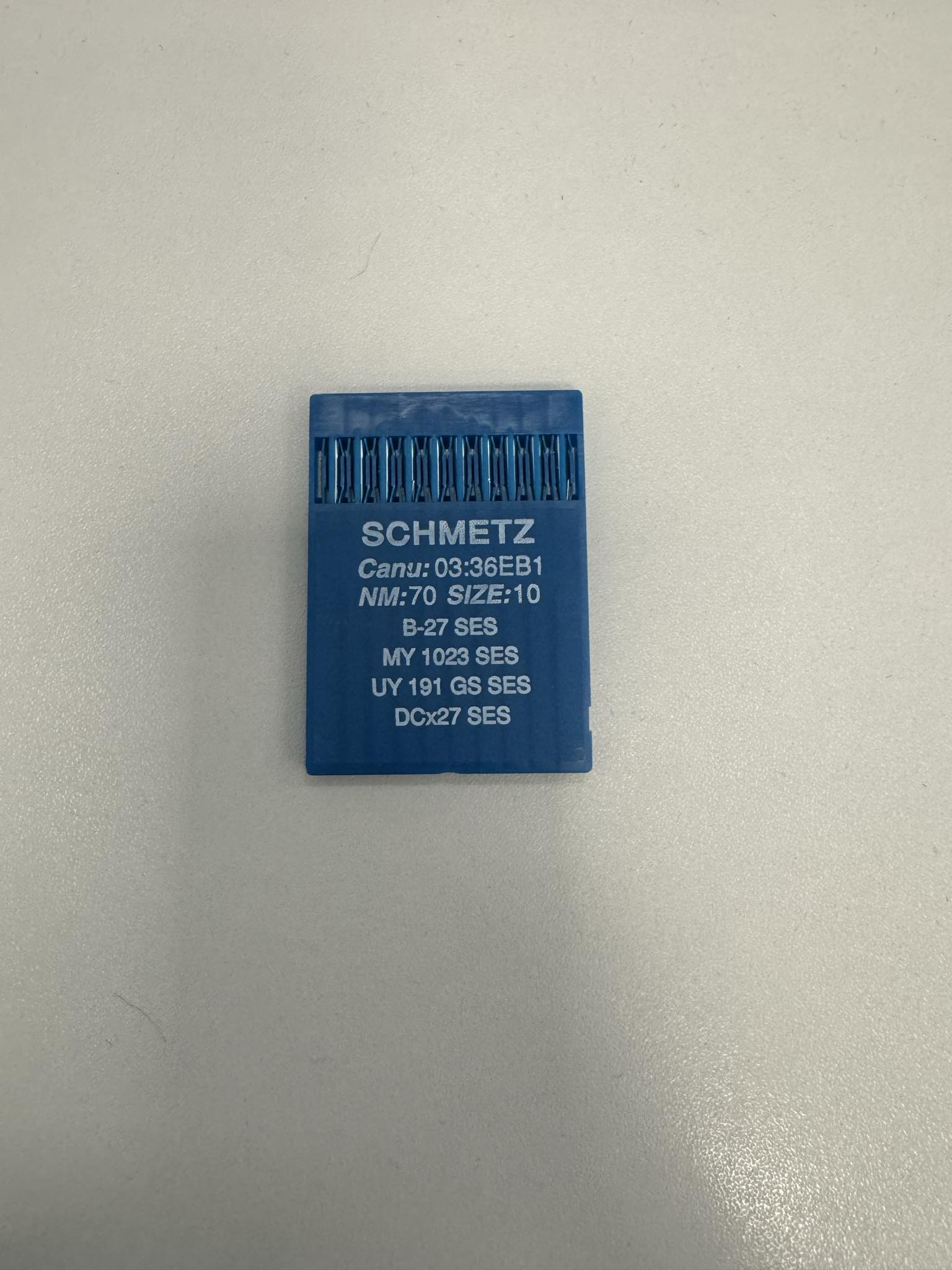 3923e924-9cff-48c4-9582-a5aec519d846.jpg Adatos pramoniniam overokui DCx27 SES (70/10), SCHMETZ — siuvimo adatos | Trys Pelėdos