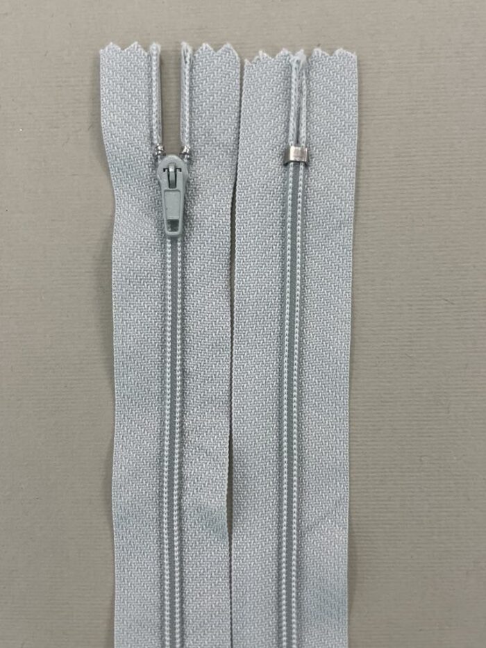 Spiralinis fiksuojamas užtrauktukas "Šviesiai pilkas", 18 cm