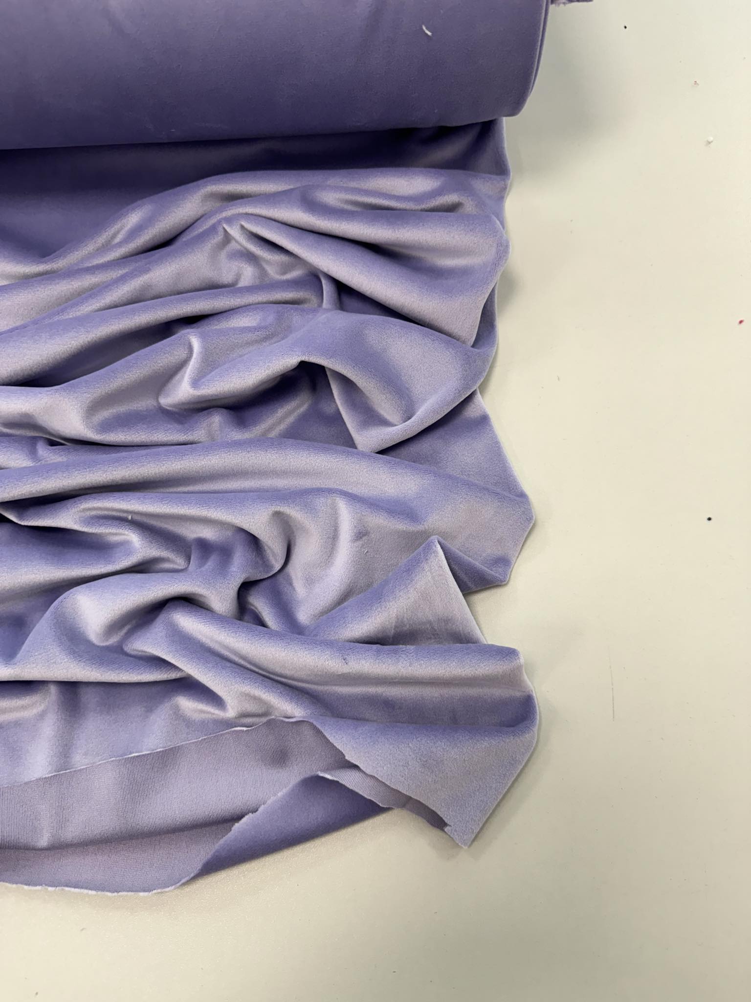 486bd1d7-34dd-4b62-b187-1e63776a7b85.jpg Soft veliūras Šviesiai violetinis — veliūras | Trys Pelėdos