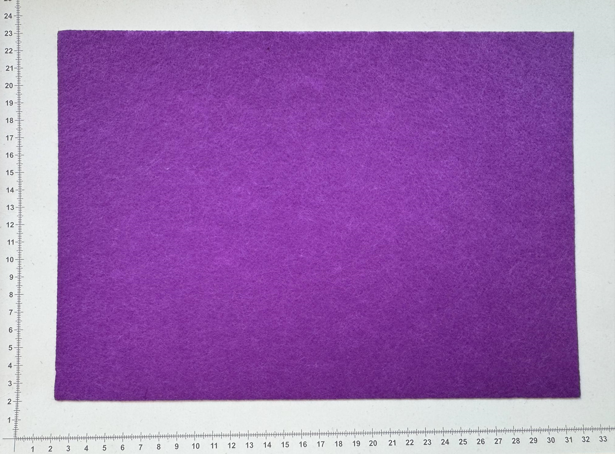 59abbecc-a7f5-426b-a151-3e76426feef6.jpg Dirbtinio veltinio (filco) lakštas, violetinis — 1 mm | Trys Pelėdos