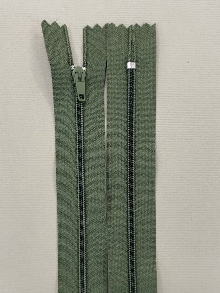 Spiralinis fiksuojamas užtrauktukas "Žalias", 18 cm