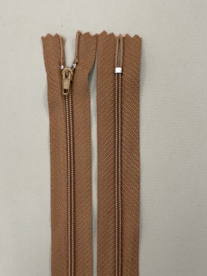 Spiralinis fiksuojamas užtrauktukas "Garstyčių šviesi", 20 cm