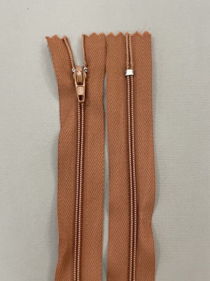 Spiralinis užtrauktukas "Šviesiai plytinis", 18 cm