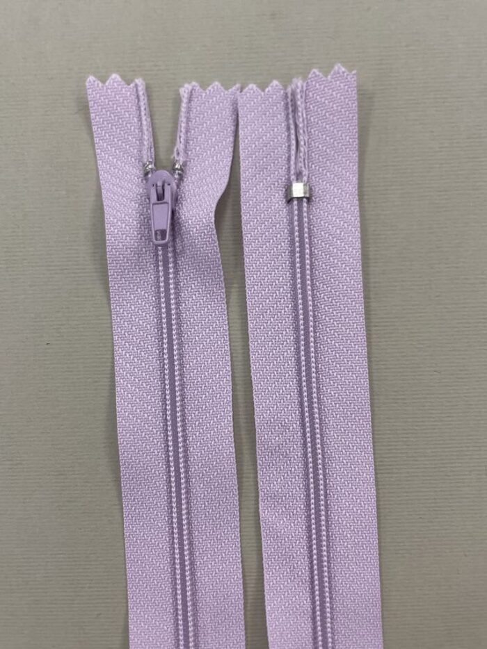 Spiralinis fiksuojamas užtrauktukas "Šviesiai alyvinis", 18 cm