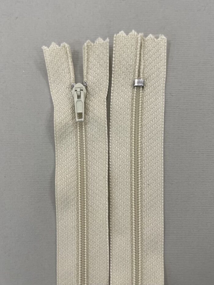 Spiralinis fiksuojamas užtrauktukas "Kreminis", 18 cm