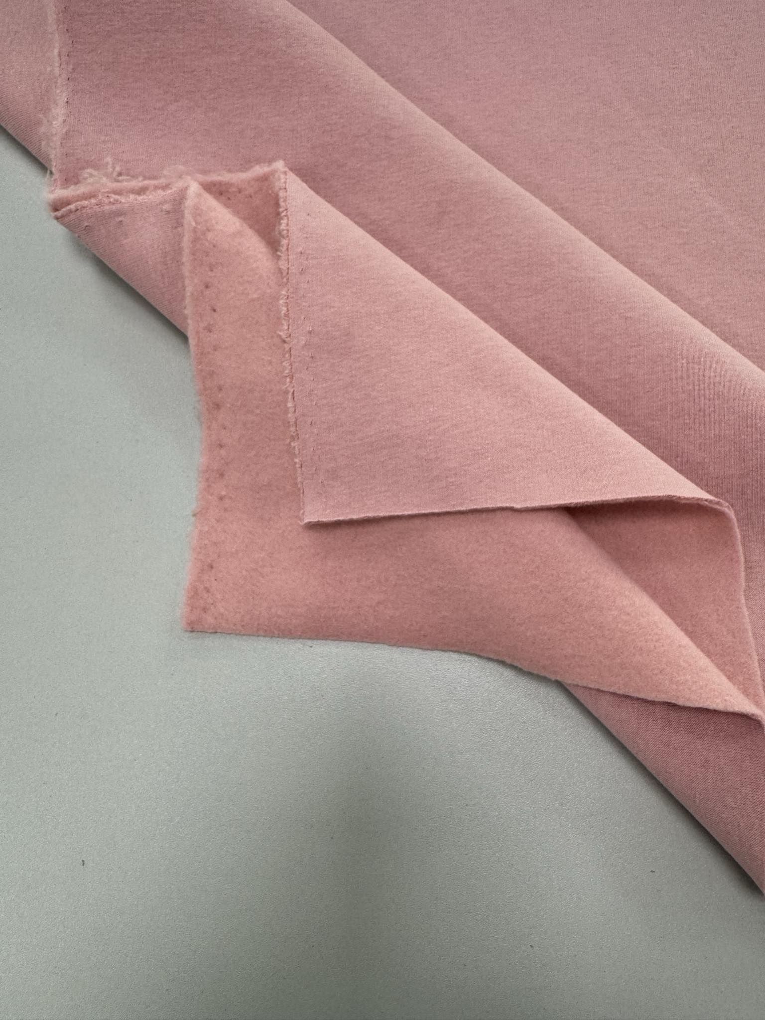 Pašiltintas, storas trikotažas Dusty rose — trikotažas | Trys Pelėdos