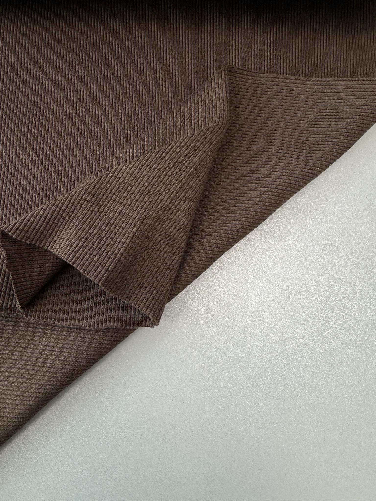 b3991c7e-e451-47f1-b729-da7f7a62fd33.jpg Storas Rib trikotažas Brown 23-03 — trikotažas | Trys Pelėdos