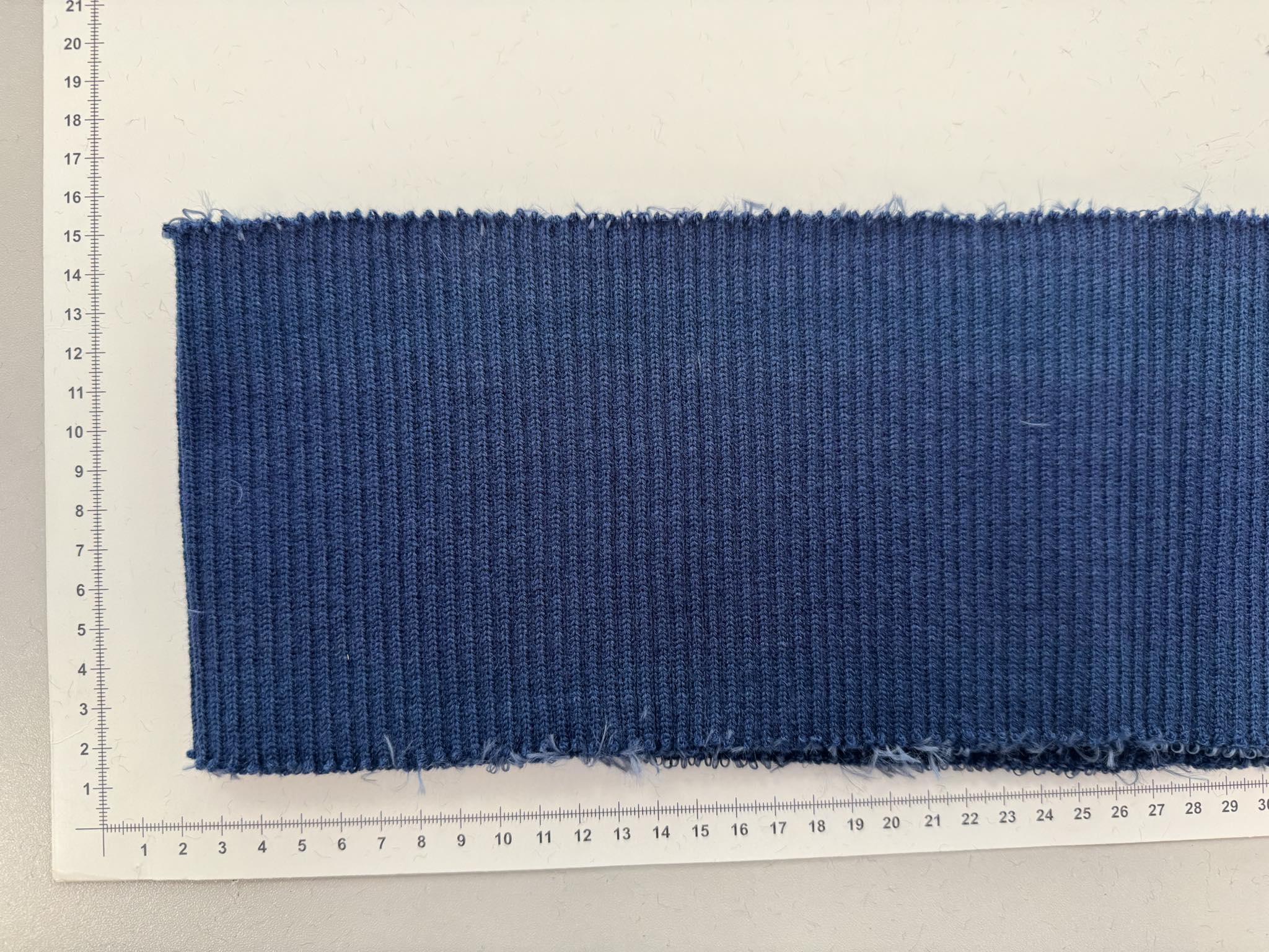 be793b4d-25c0-45e7-8ca1-7de3066233a7.jpg Megztas rib, juosmeniui, rankovių galams — RIB paruoštukai | Trys Pelėdos