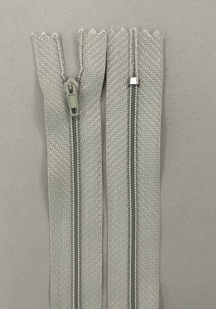 Spiralinis fiksuojamas užtrauktukas "Samaninis", 18 cm
