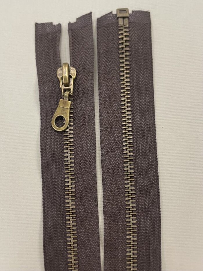 Metalinis išsegamas užtrauktukas "Rudas", 75 cm