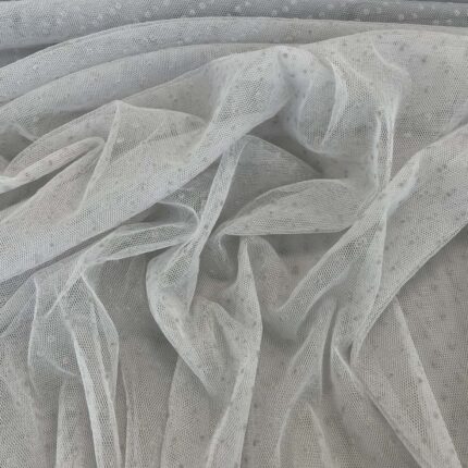 Minkštas tiulis su smulkiais taškeliais, baltas