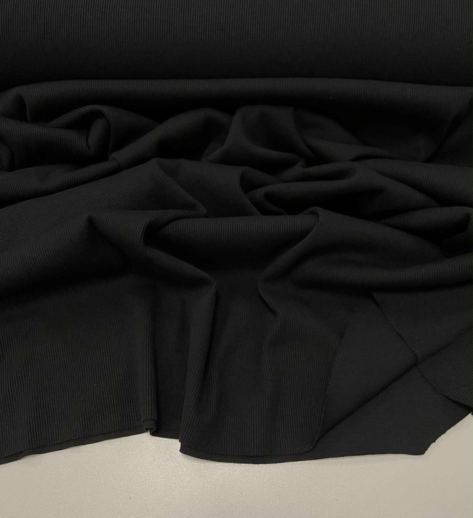 Plonesnis rib trikotažas Black Plonesnis rib trikotažas Black