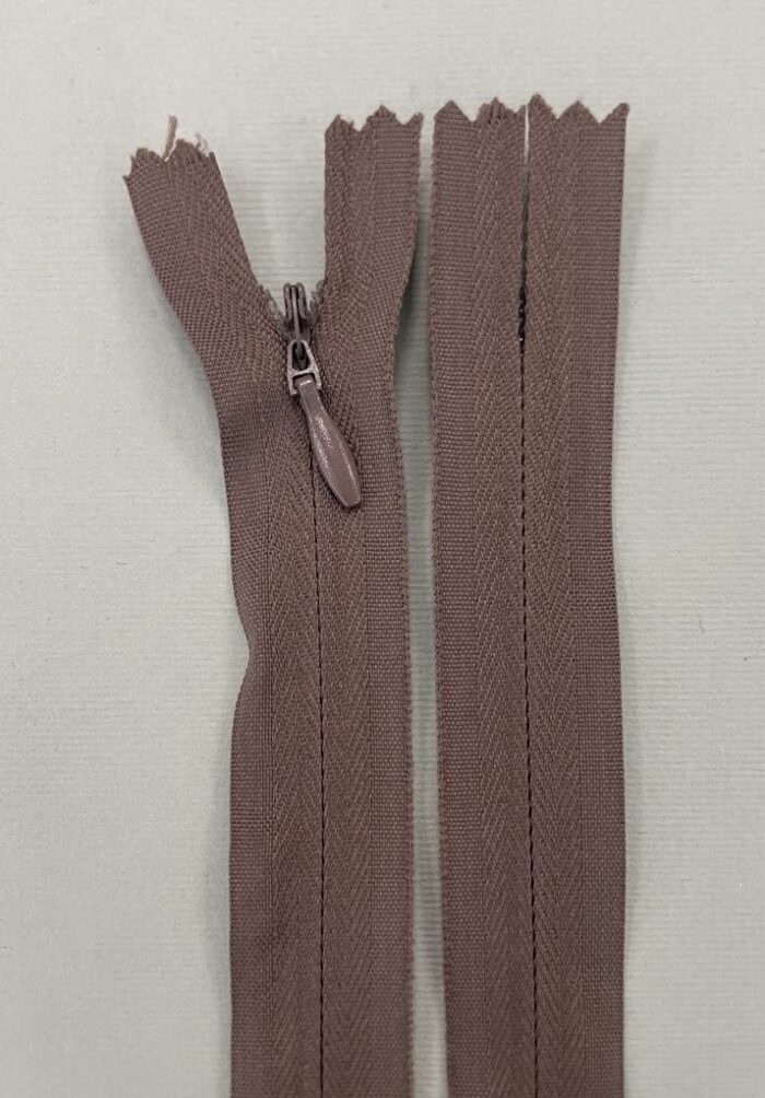 Paslėptas užtrauktukas "Rudas", 20 cm
