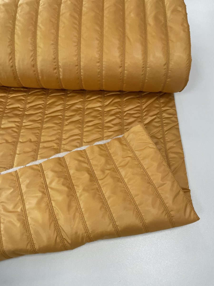 Dygsniuotas linijom vienpusis striukinis audinys Garstyčių - 50% NUOLAIDA — striukinis audinys | Trys Pelėdos