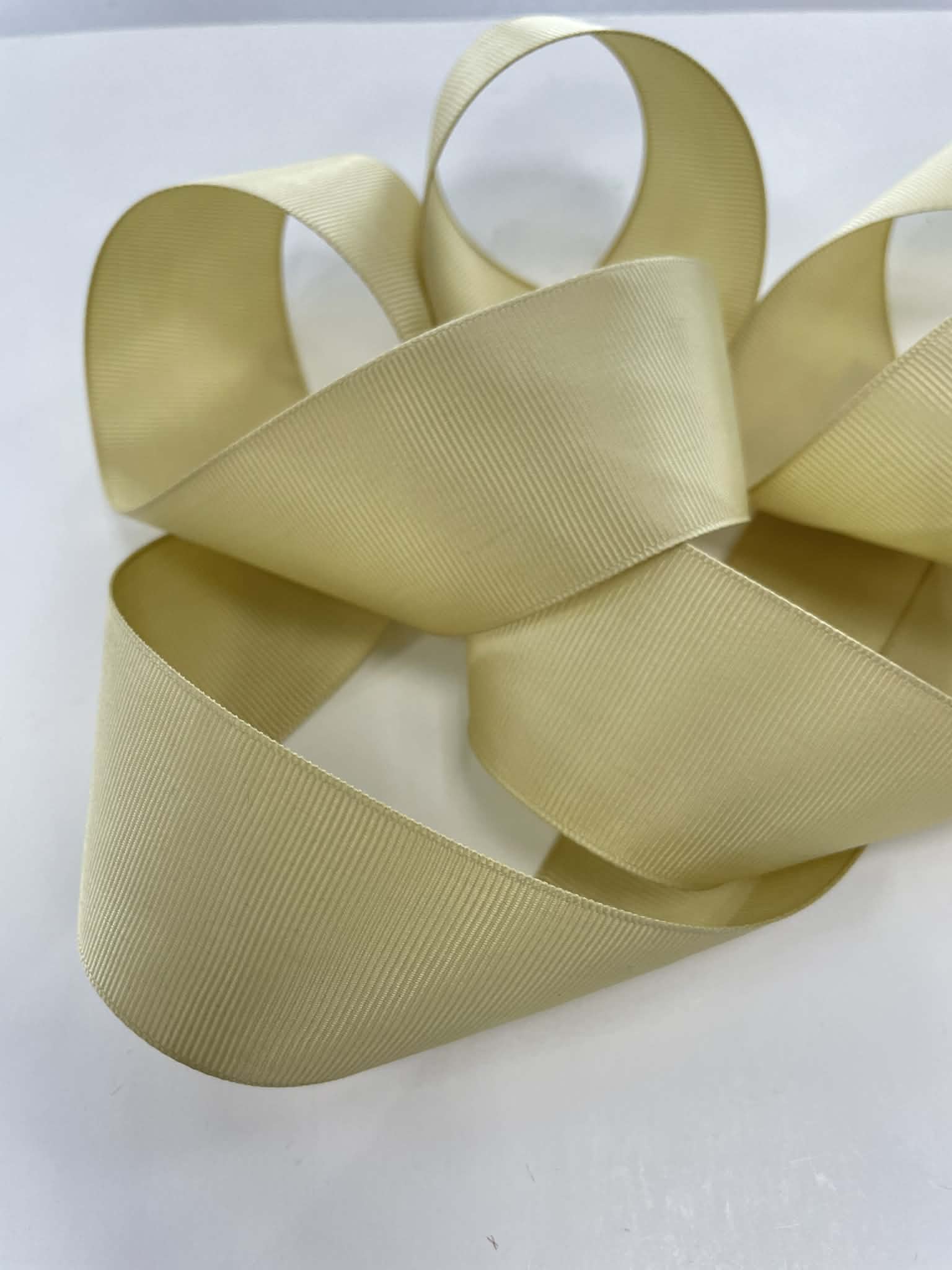 Grosgrain juostelė 38 mm, auksinė — siuvimo juostelė | Trys Pelėdos