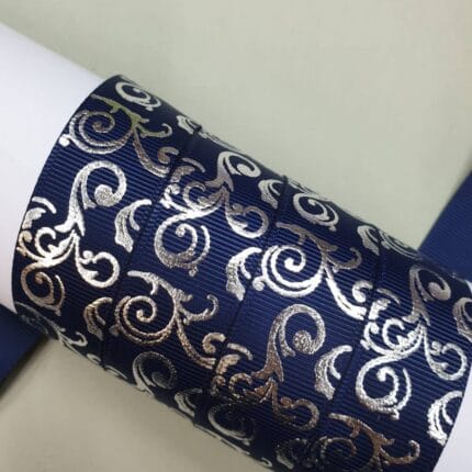 Grosgrain juostelė 22 mm, Mėlyni metalizuoti ornamentai — siuvimo juostelė | Trys Pelėdos