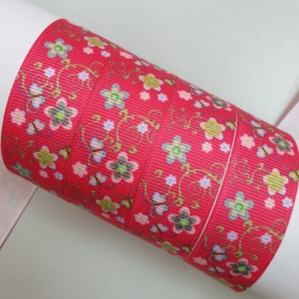 Grosgrain juostelė, 22 mm pločio, rožinė su gėlytėmis — siuvimo juostelė | Trys Pelėdos
