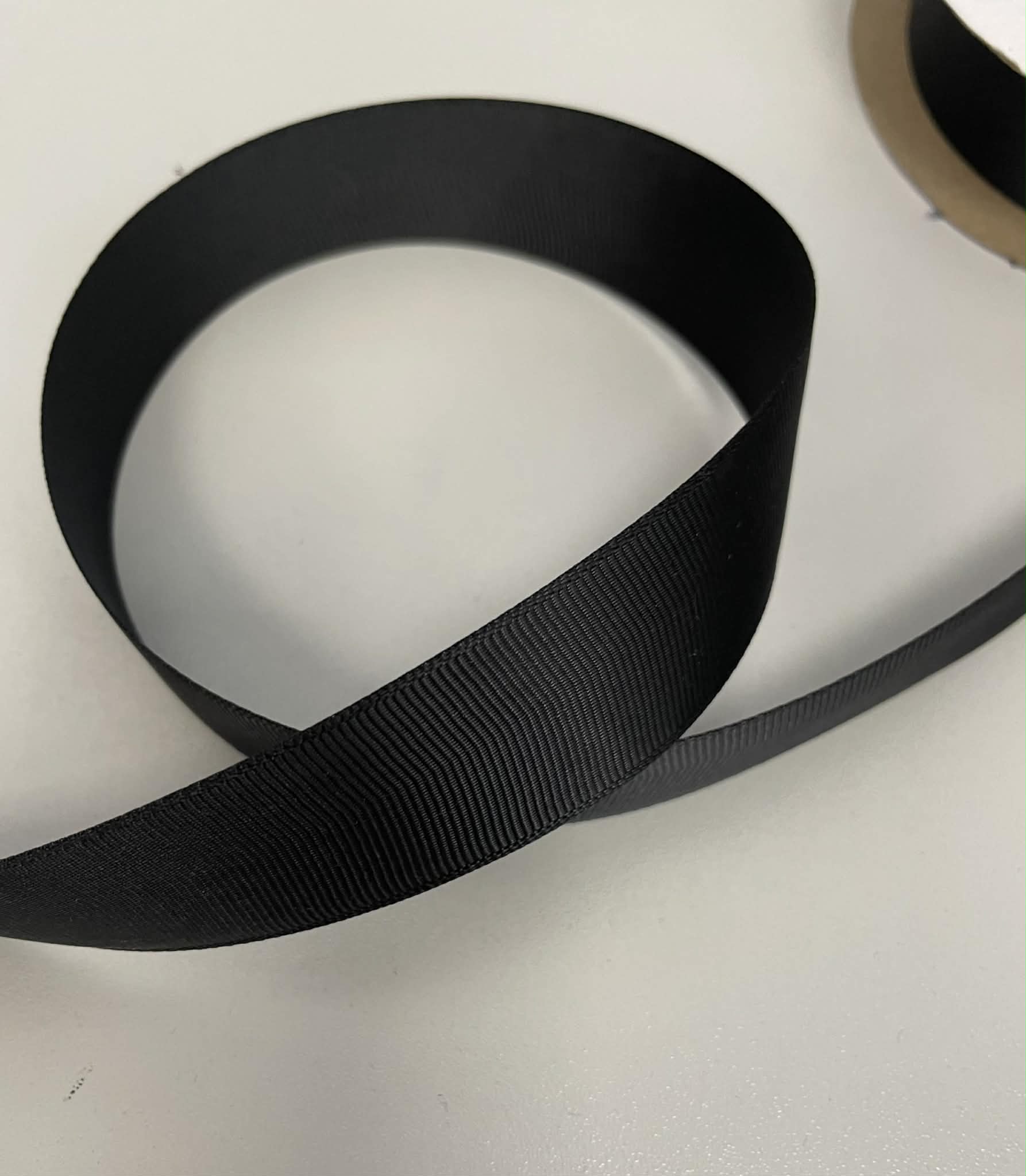 Grosgrain juostelė 25mm, juoda — siuvimo juostelė | Trys Pelėdos