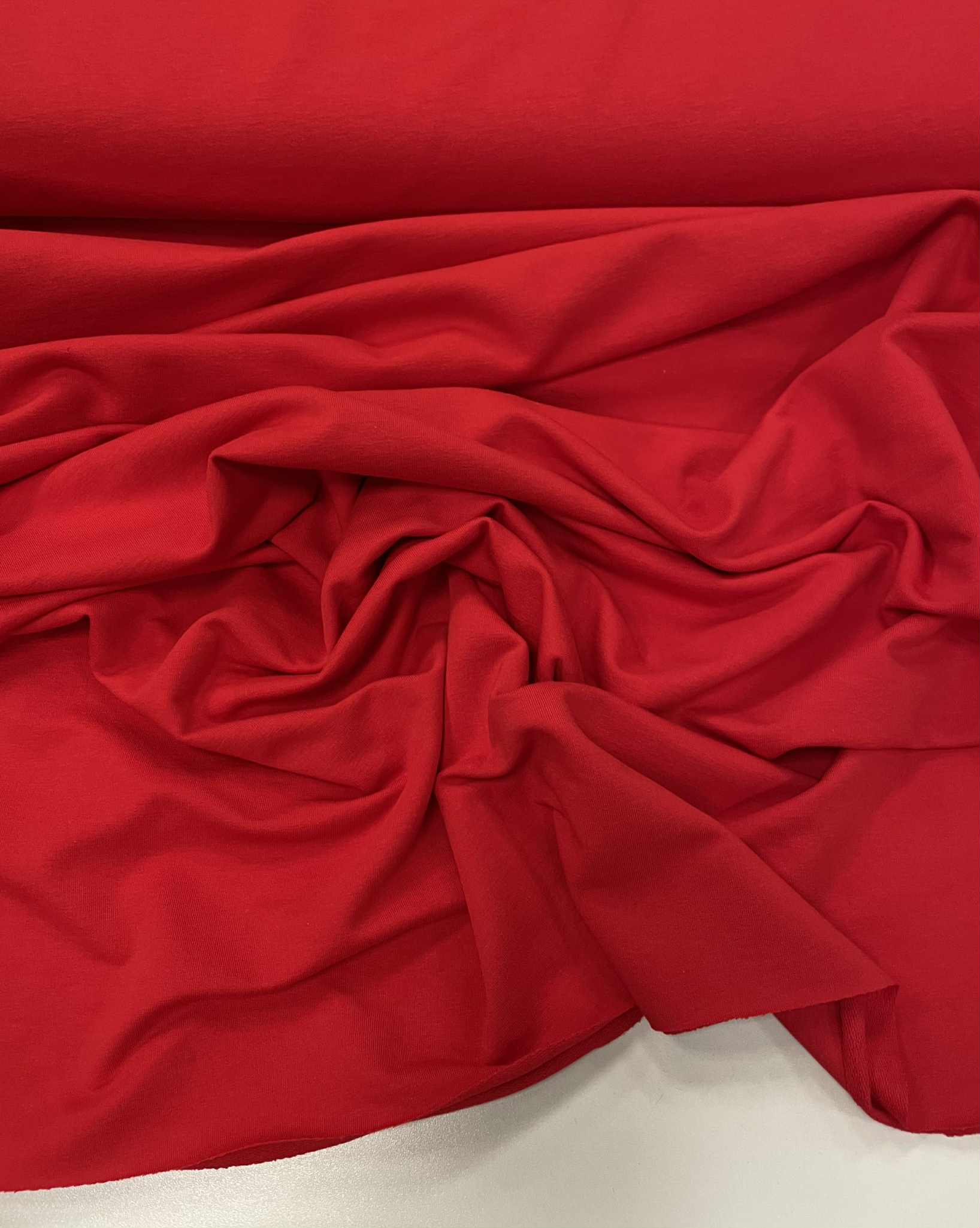 Kilpinis trikotažas Red, 250 g/m2 Kilpinis trikotažas Red, 250 g/m2 — trikotažas | Trys Pelėdos