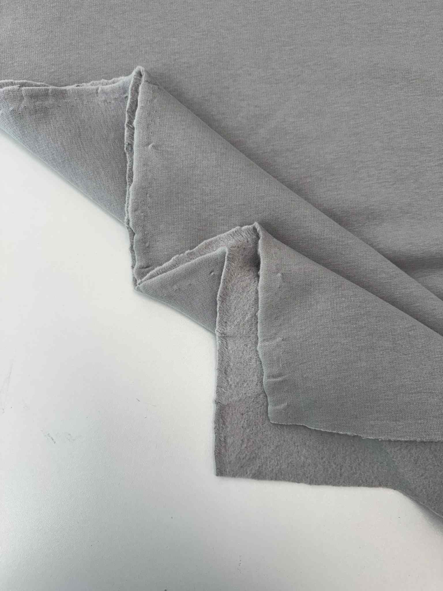Pašiltintas, storas trikotažas Grey stone Pašiltintas, storas trikotažas Grey stone — trikotažas | Trys Pelėdos