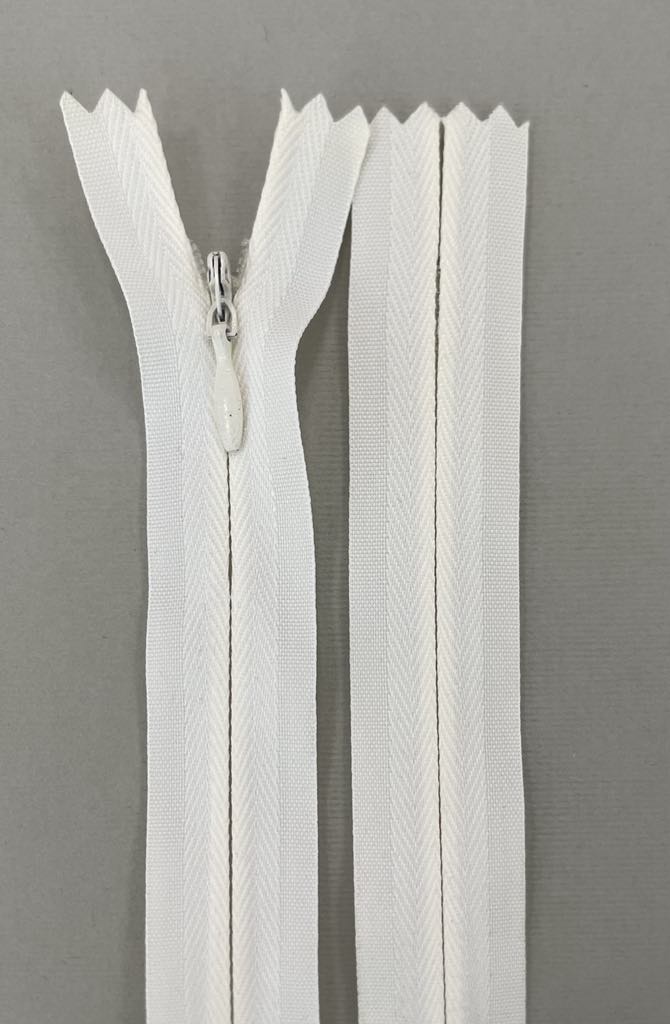 Paslėptas užtrauktukas "Balta Šilta", 20 cm Paslėptas užtrauktukas "Balta Šilta", 20 cm — siuvimo užtrauktukai | Trys Pelėdos