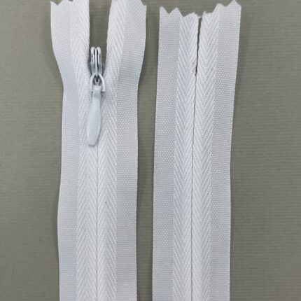 Paslėptas užtrauktukas "Baltas", 16 cm — siuvimo užtrauktukai | Trys Pelėdos