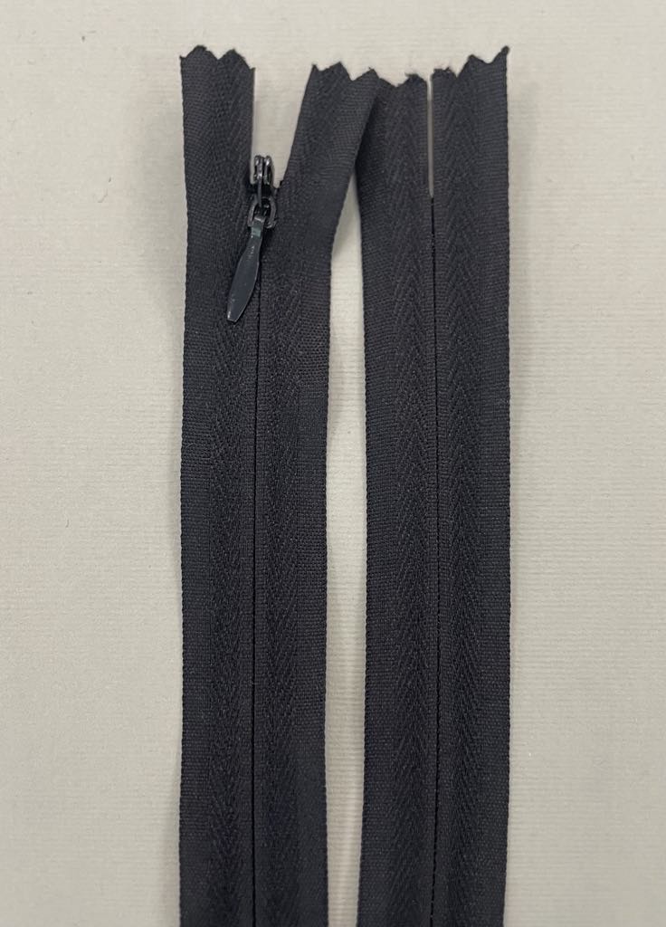 Paslėptas užtrauktukas "Juodas", 20 cm — siuvimo užtrauktukai | Trys Pelėdos