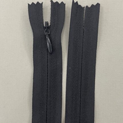 Paslėptas užtrauktukas "Juodas", 16 cm — siuvimo užtrauktukai | Trys Pelėdos