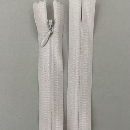Paslėptas užtrauktukas "Kreminis", 25 cm — siuvimo užtrauktukai | Trys Pelėdos