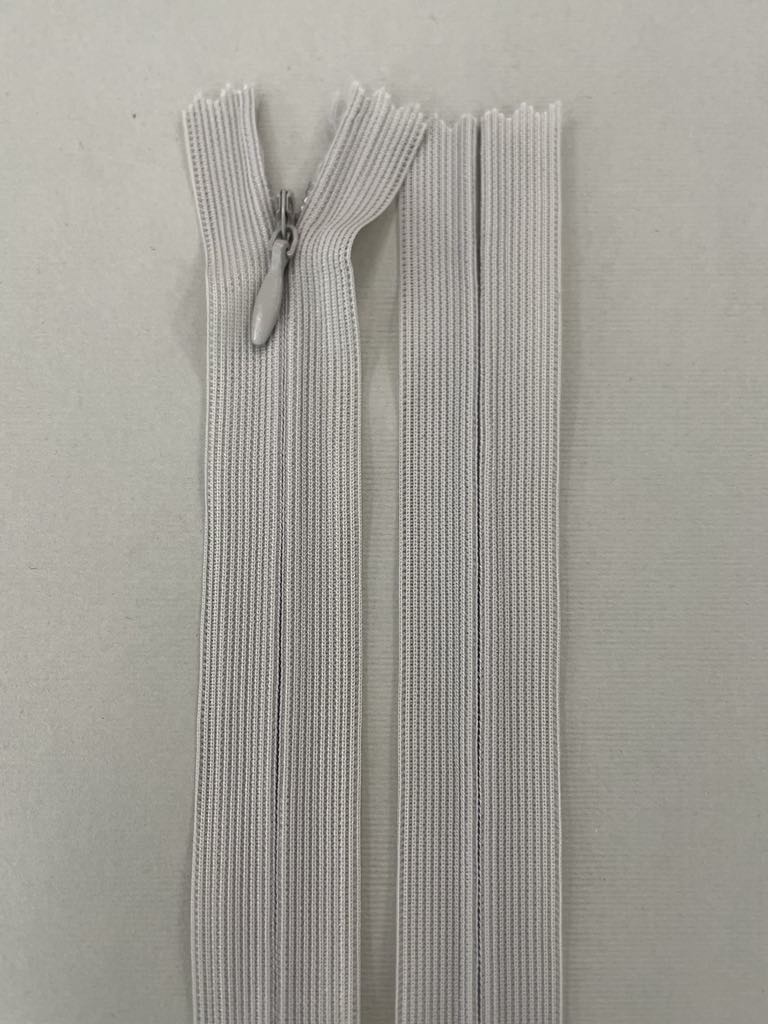 Paslėptas užtrauktukas "Smėlinis", 30 cm Paslėptas užtrauktukas "Smėlinis", 30 cm — siuvimo užtrauktukai | Trys Pelėdos