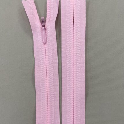 Paslėptas užtrauktukas "Šviesiai rožinis", 45 cm — siuvimo užtrauktukai | Trys Pelėdos