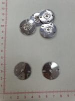 Prisiuvamos metalinės spaudės nikelio spalvos, 25 mm — Prisiuvamos spaudės | Trys Pelėdos