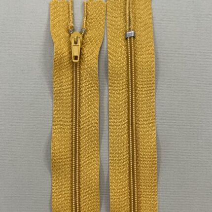 Spiralinis fiksuojamas užtrauktukas "Geltonas", 18 cm — siuvimo užtrauktukai | Trys Pelėdos