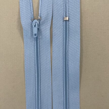 Spiralinis fiksuojamas užtrauktukas "Žydras", 18 cm — siuvimo užtrauktukai | Trys Pelėdos