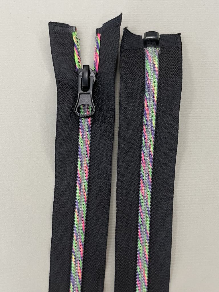Spiralinis išsegamas užtrauktukas "Juodas", 65 cm Spiralinis išsegamas užtrauktukas "Juodas", 65 cm — siuvimo užtrauktukai | Trys Pelėdos
