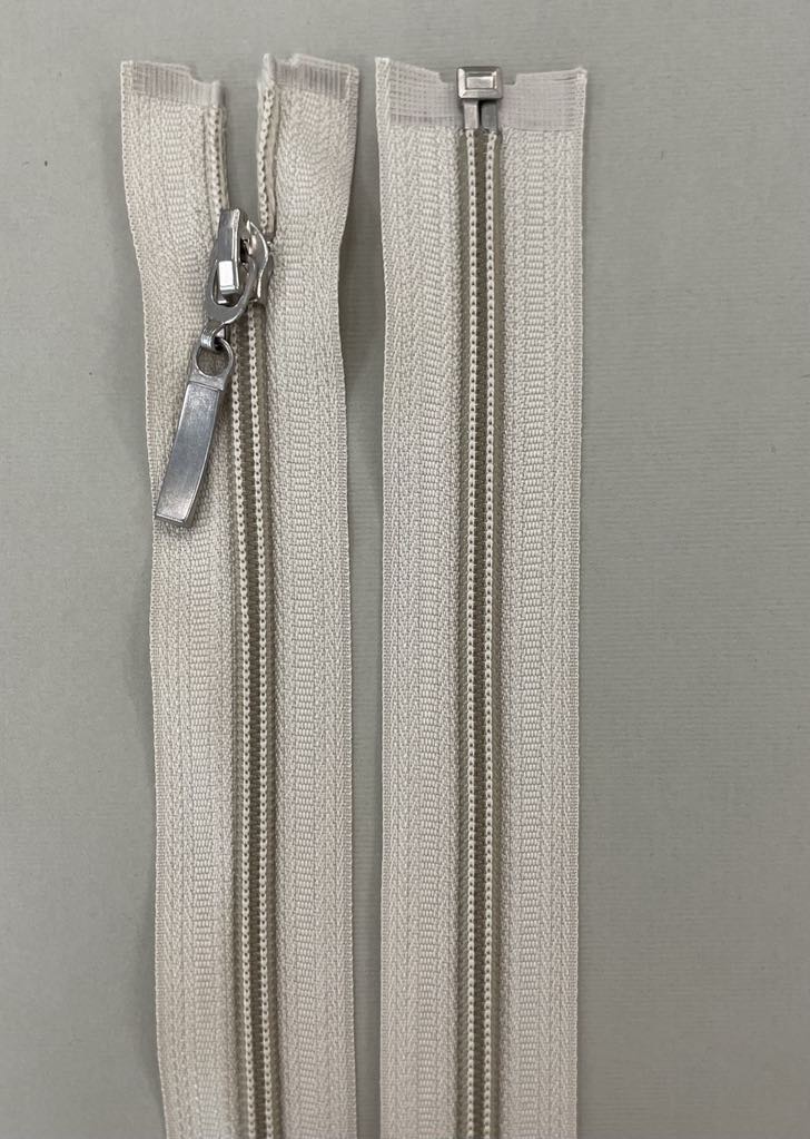 Spiralinis išsegamas užtrauktukas "Kreminis", 70 cm Spiralinis išsegamas užtrauktukas "Kreminis", 70 cm — siuvimo užtrauktukai | Trys Pelėdos